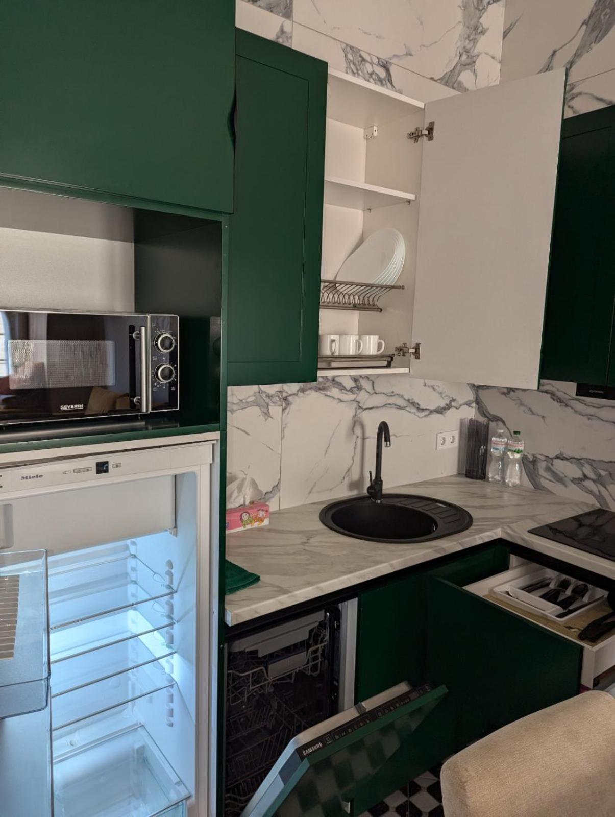 V.I.P Apartments Dominikanos Lviv Bagian luar foto